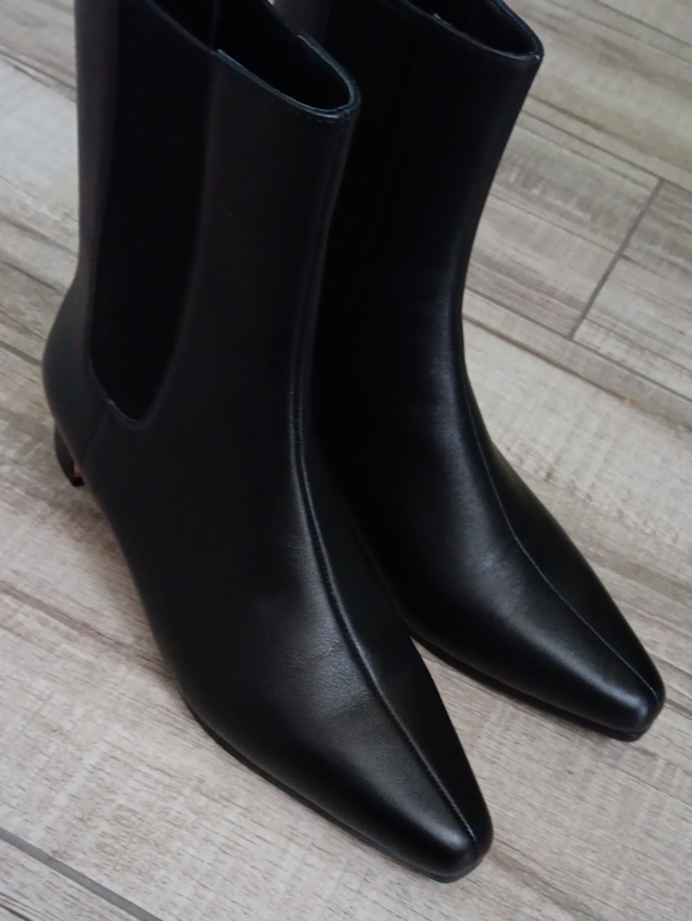 QUINCE..ITALIAN LEATHER KITTEN HEEL BOOTIES..SIZE 7 - Picture 3 of 7